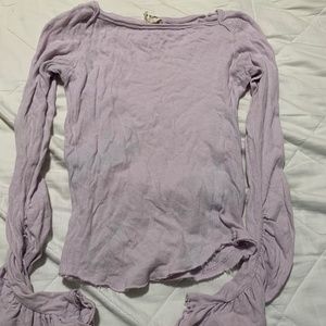 xs Free People lavender ruched sleeve top